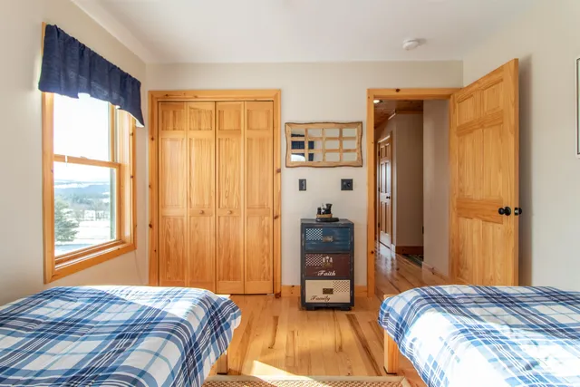 $549,900 | 32 Smith Farm Lane, Barton, VT 05822