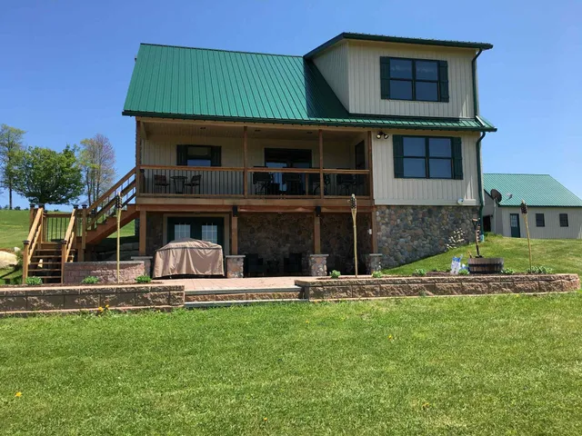 $549,900 | 32 Smith Farm Lane, Barton, VT 05822