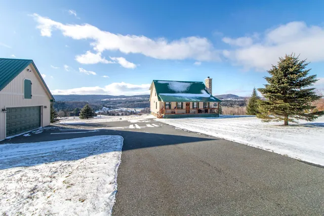 $549,900 | 32 Smith Farm Lane, Barton, VT 05822