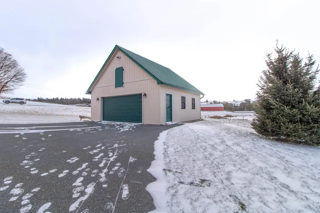 $549,900 | 32 Smith Farm Lane, Barton, VT 05822