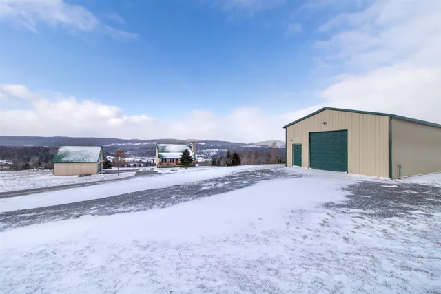 $549,900 | 32 Smith Farm Lane, Barton, VT 05822