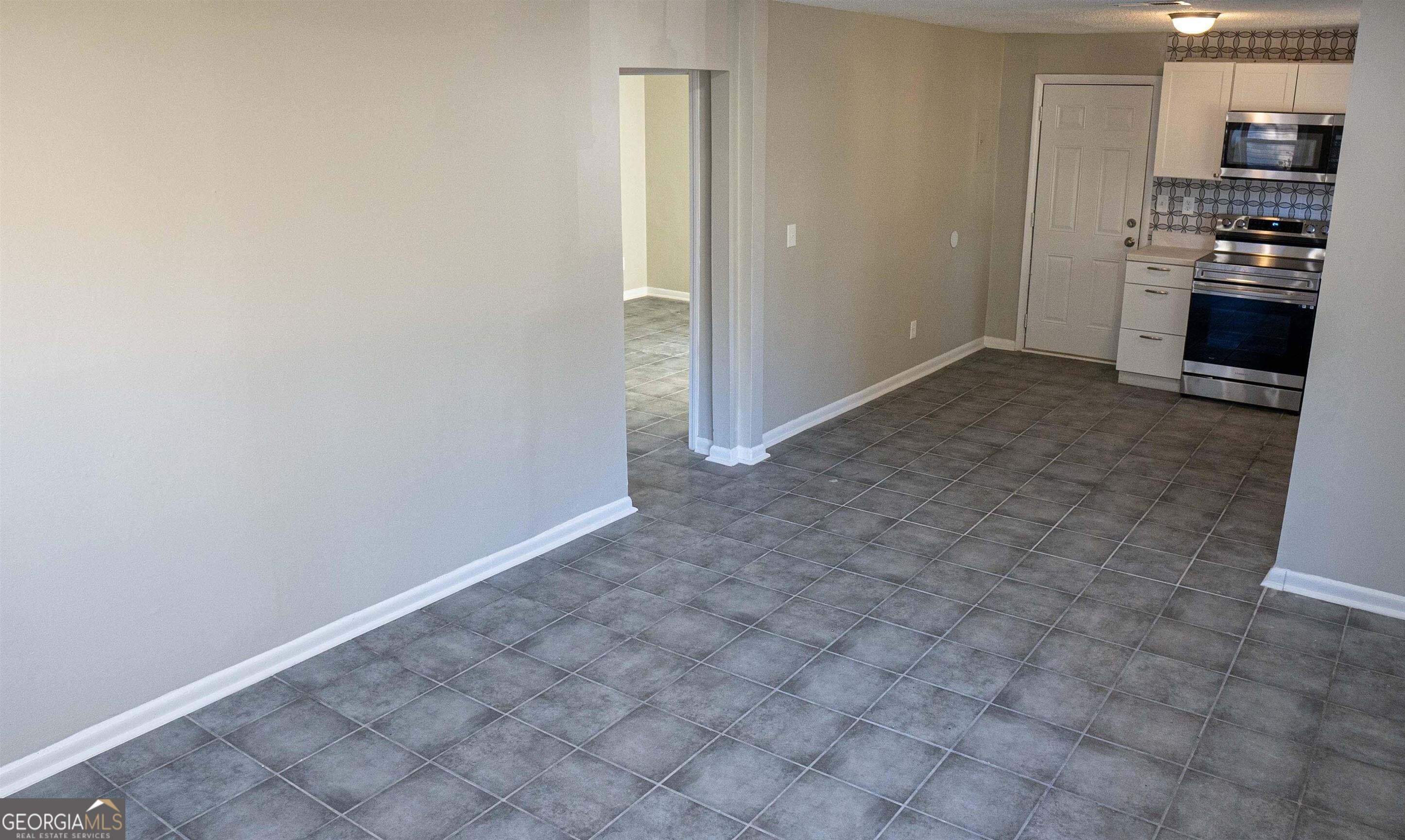 220 Wendan Way Warner Robins, GA 31093 - Photo 3 of 18