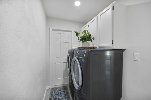 $369,000 | 18788 Highway 150, Bloomington, IL 61705