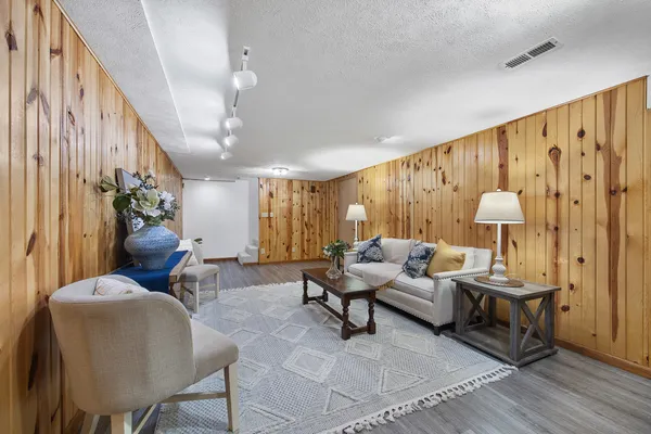 $369,000 | 18788 Highway 150, Bloomington, IL 61705