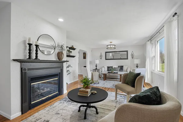 $369,000 | 18788 Highway 150, Bloomington, IL 61705