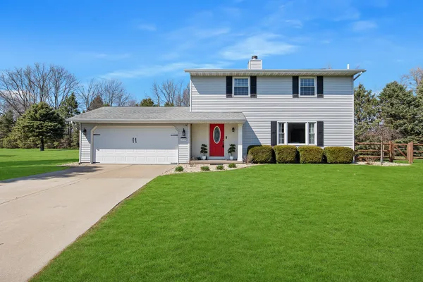 $369,000 | 18788 Highway 150, Bloomington, IL 61705