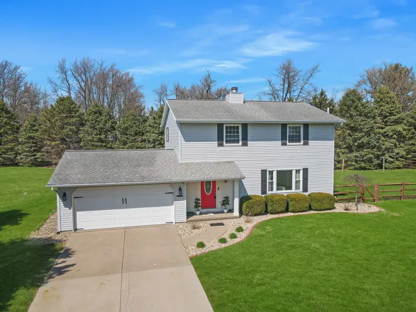 $369,000 | 18788 Highway 150, Bloomington, IL 61705