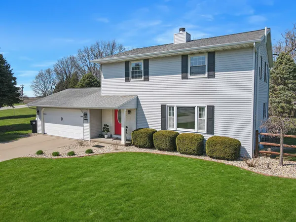 $369,000 | 18788 Highway 150, Bloomington, IL 61705