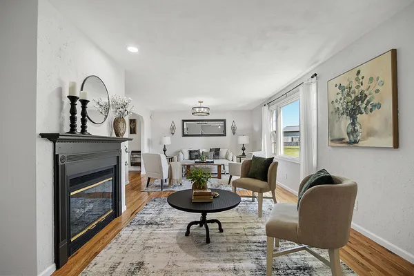 $369,000 | 18788 Highway 150, Bloomington, IL 61705