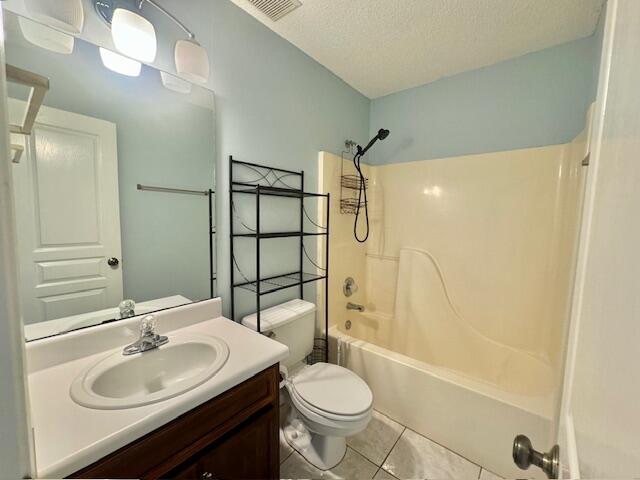129 Wright Circle Niceville, FL 32578 - Photo 10 of 17 a bathroom with a sink toilet and shower