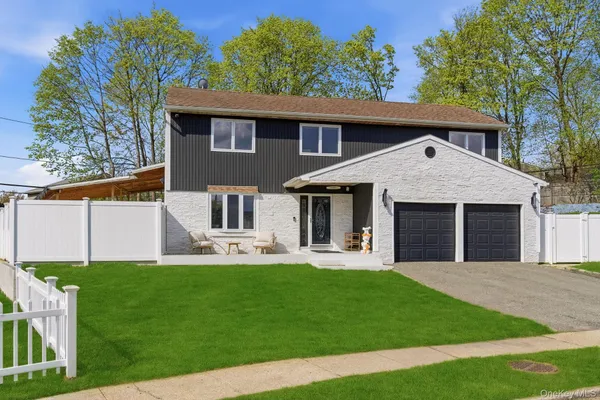 $1,499,885 | 3 Rustic Court, Plainview, NY 11803