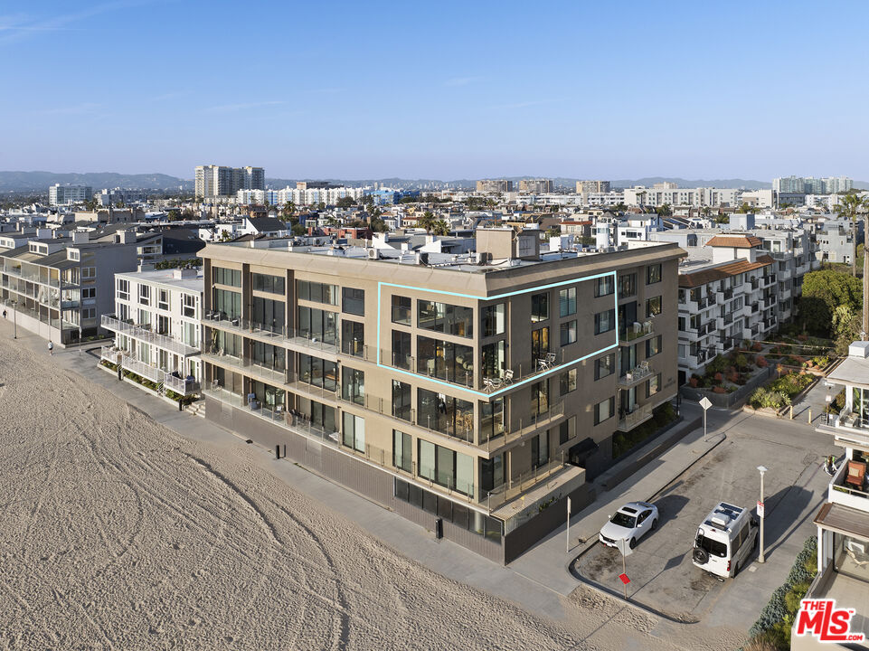 1 Northstar Street, Unit PH1 Marina del Rey, CA 90292 - Photo 15 of 18 a view of a city that has tall buildings