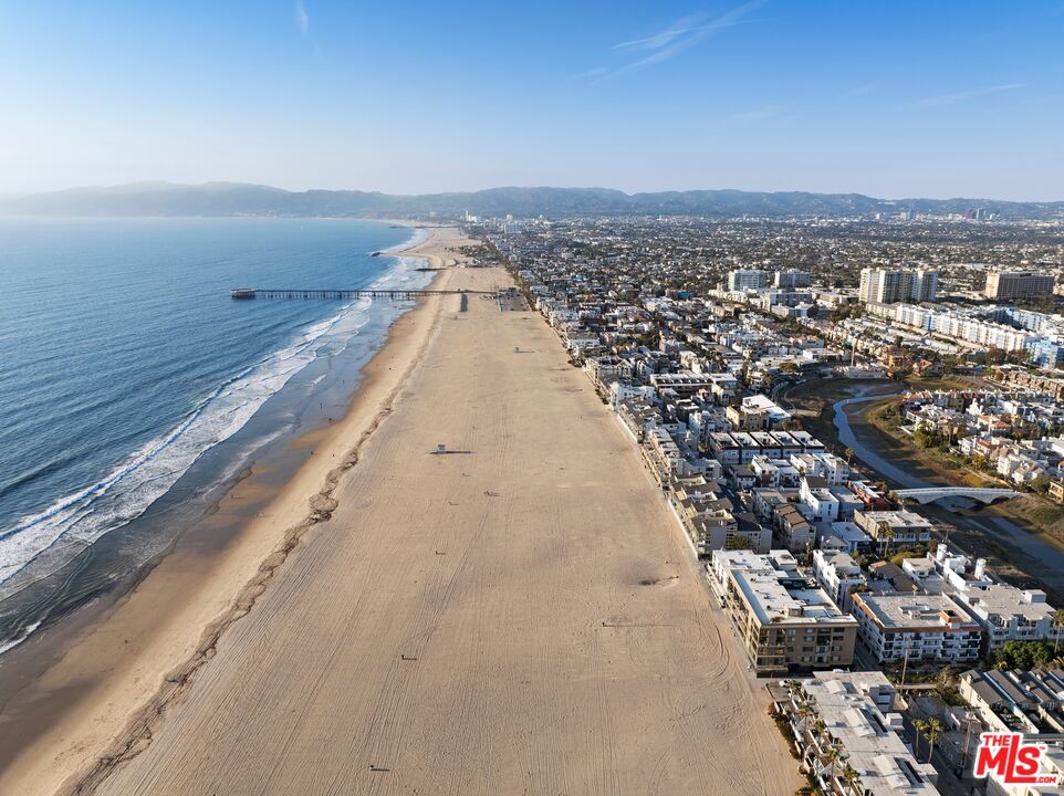 1 Northstar Street, Unit PH1 Marina del Rey, CA 90292 - Photo 16 of 18 an aerial view of a