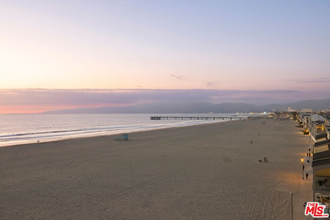 1 Northstar Street, Unit PH1 Marina del Rey, CA 90292 - Photo 18 of 18 an aerial view of ocean and trees