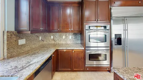 $1,650,000 | 5655 Como Circle, Woodland Hills, CA 91367