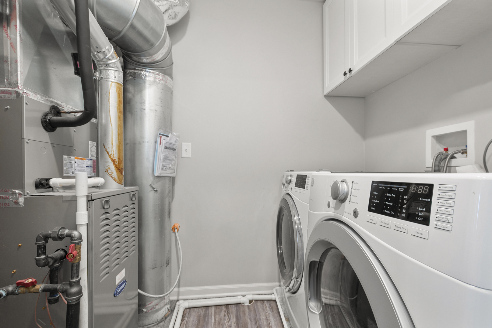 2045 Stuttle Road Batavia, IL 60510 - Photo 15 of 18 a utility room with dryer and washer