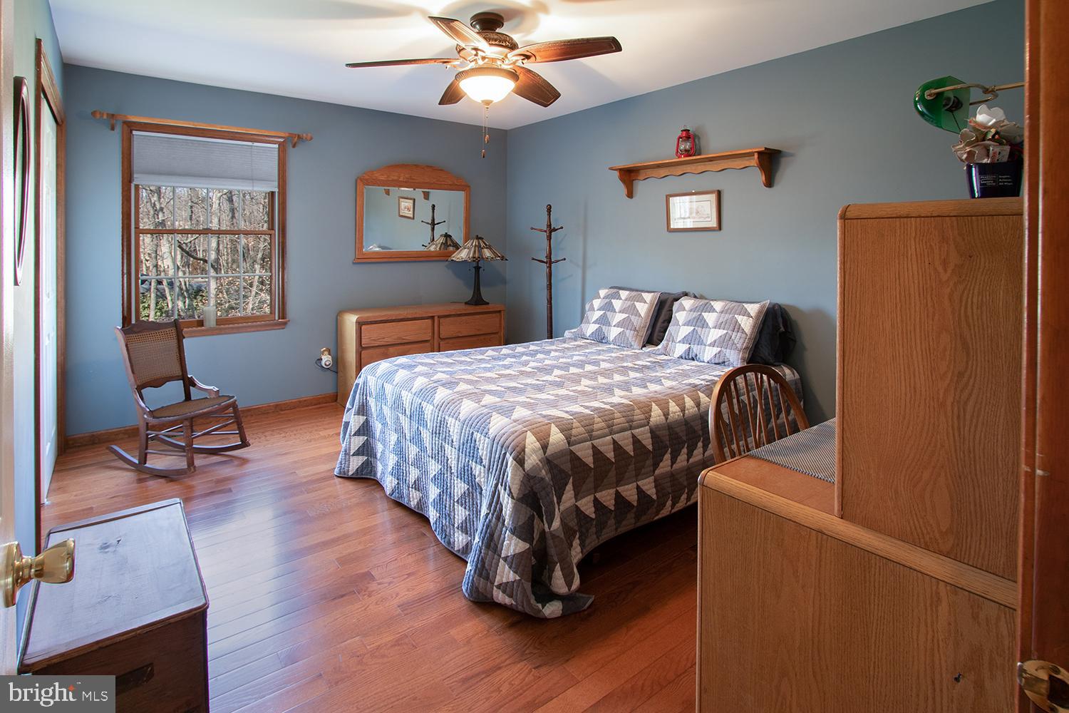 6 Arncliffe Rise Medford, NJ 08055 - Photo 18 of 29 Bedroom 3 with new hardwood flooring