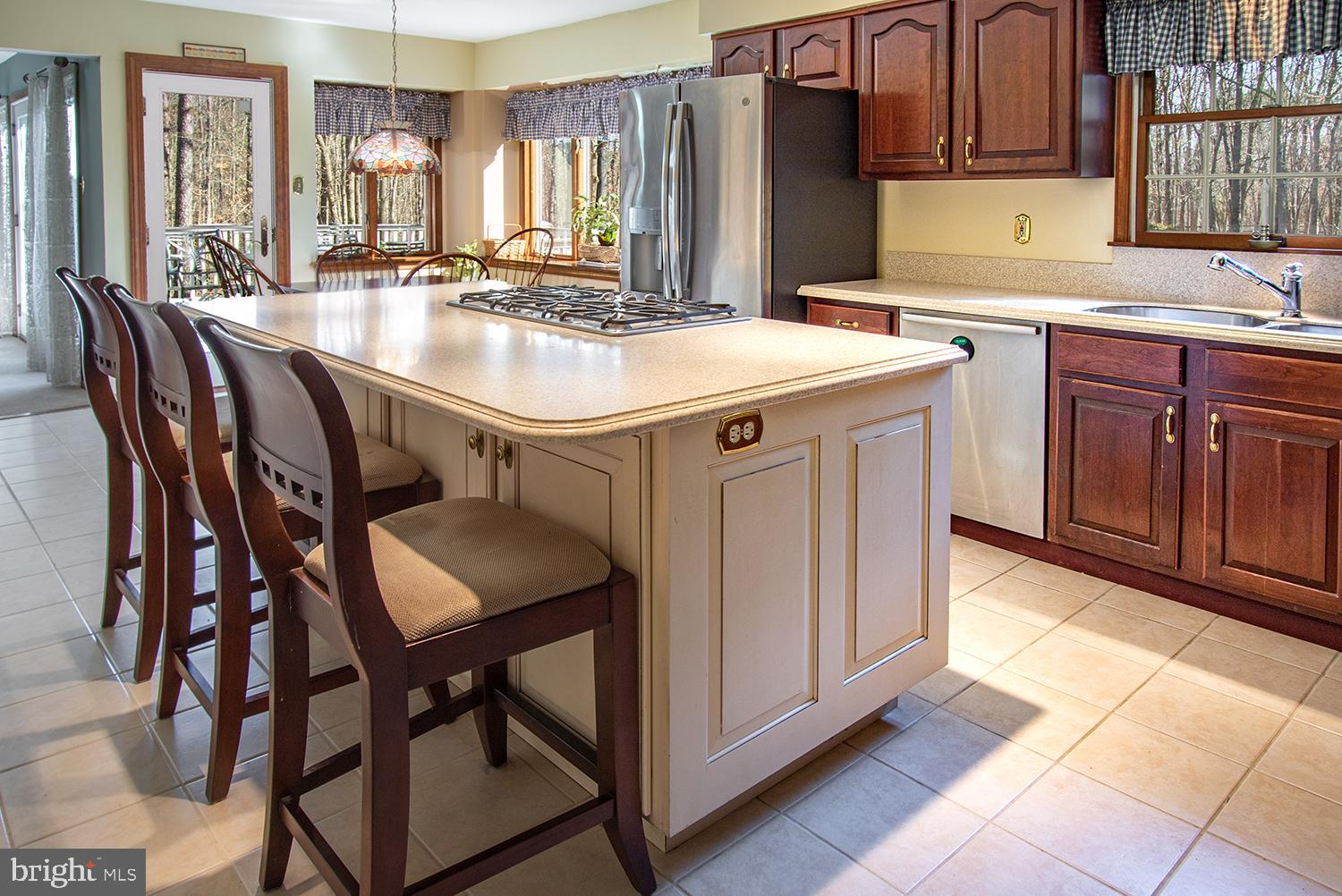 6 Arncliffe Rise Medford, NJ 08055 - Photo 9 of 29 Corian countertops, ceramic flooring