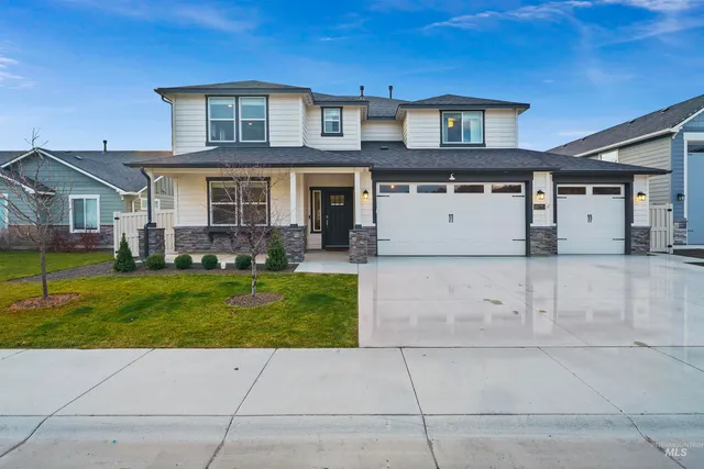 $749,999 | 10775 West Royal Fern Court, Star, ID 83669