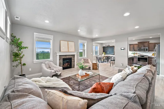 $749,999 | 10775 West Royal Fern Court, Star, ID 83669