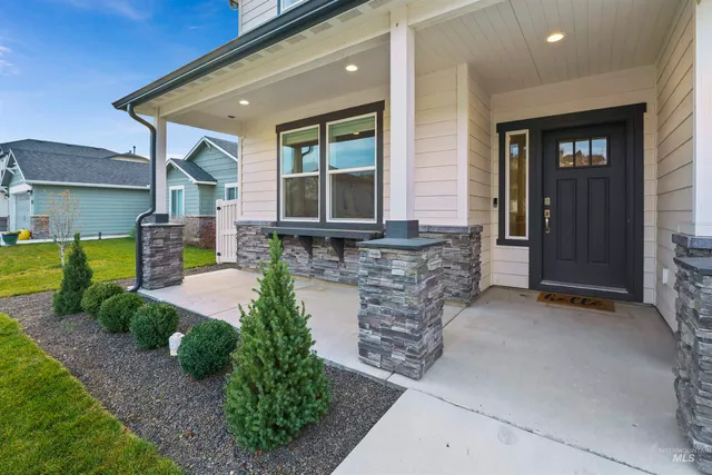 $749,999 | 10775 West Royal Fern Court, Star, ID 83669