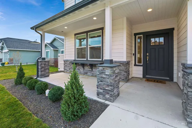 $749,999 | 10775 West Royal Fern Court, Star, ID 83669