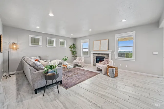 $749,999 | 10775 West Royal Fern Court, Star, ID 83669