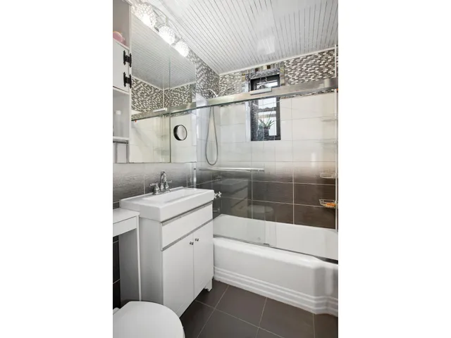 $215,000 | 2807 Kings Highway, Unit 2D | Midwood