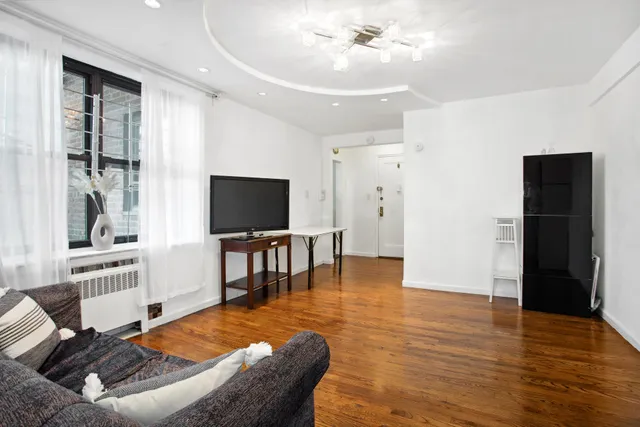 $215,000 | 2807 Kings Highway, Unit 2D | Midwood