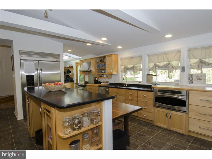 322 Howarth Road Media, PA 19063 - Photo 8 of 25 Kitchen