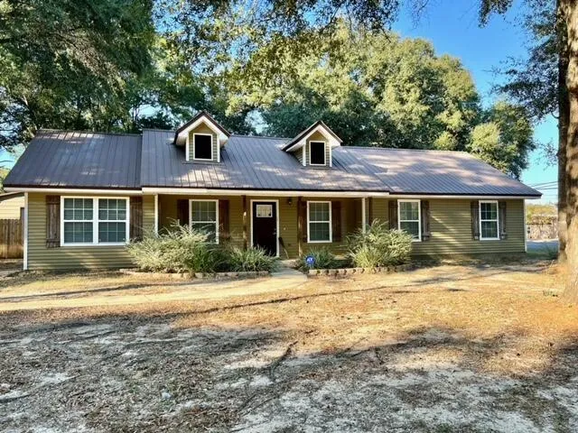 $1,895 | 202 Brittany Lane, Crestview, FL 32536