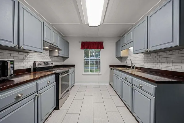 $1,895 | 202 Brittany Lane, Crestview, FL 32536