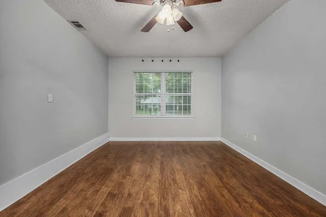 $1,895 | 202 Brittany Lane, Crestview, FL 32536