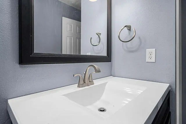 $1,895 | 202 Brittany Lane, Crestview, FL 32536