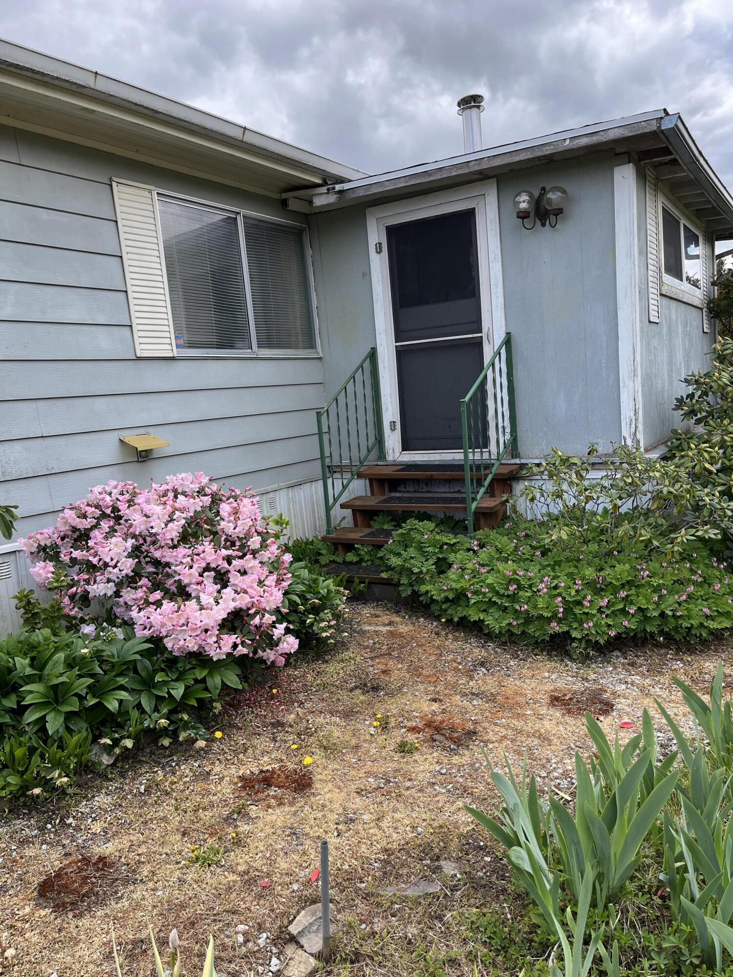 6901 Old Stage Road, Unit 24 Central Point, OR 97502 - Photo 17 of 21