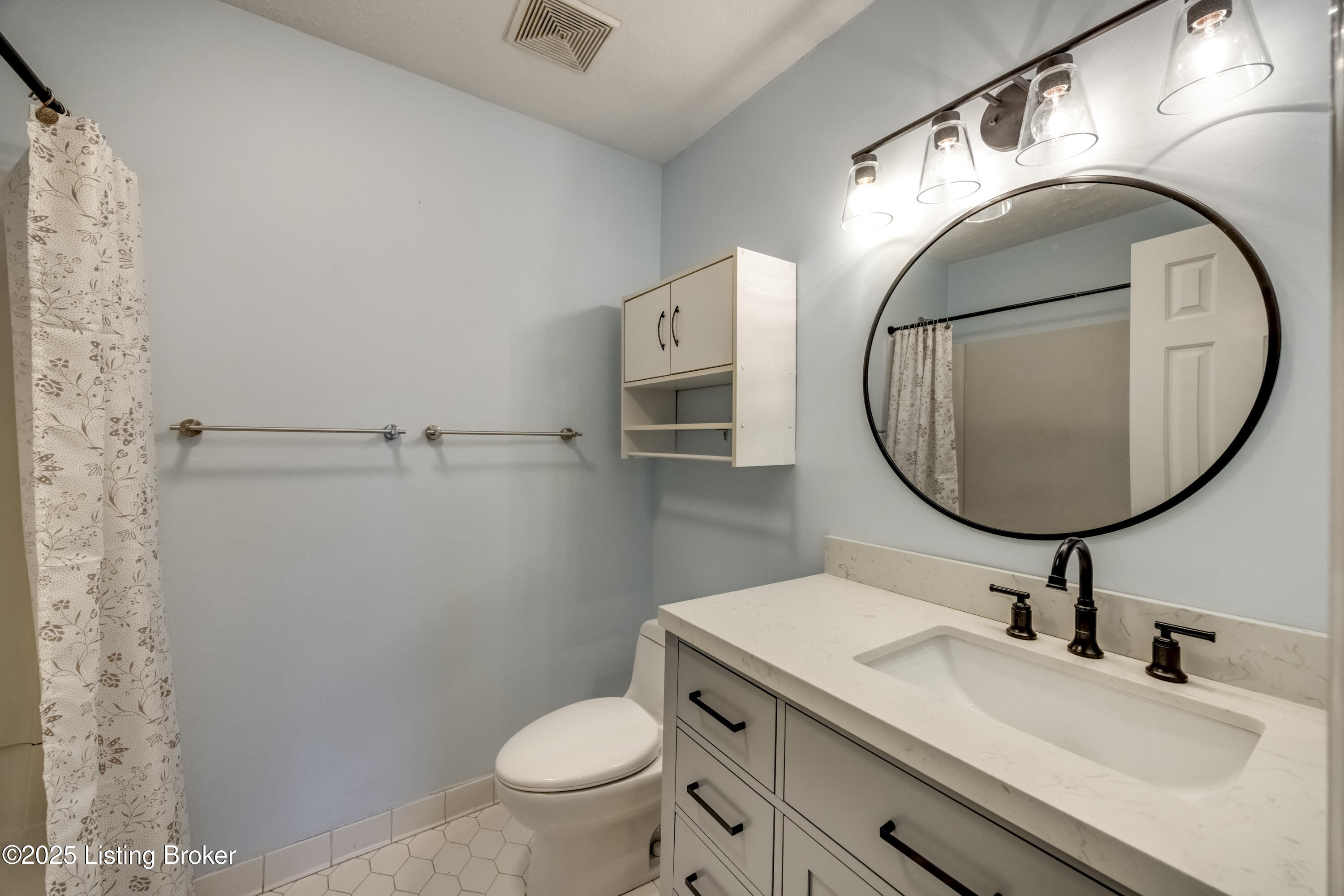 410 Mockingbird Valley Road, Unit 1 Louisville, KY 40207 - Photo 19 of 39 2Y0A5598-A