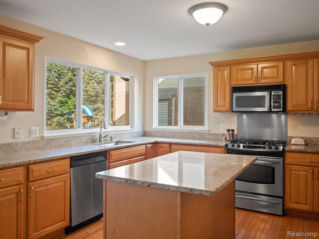 3316 Empire Drive Rochester, MI 48309 - Photo 17 of 52