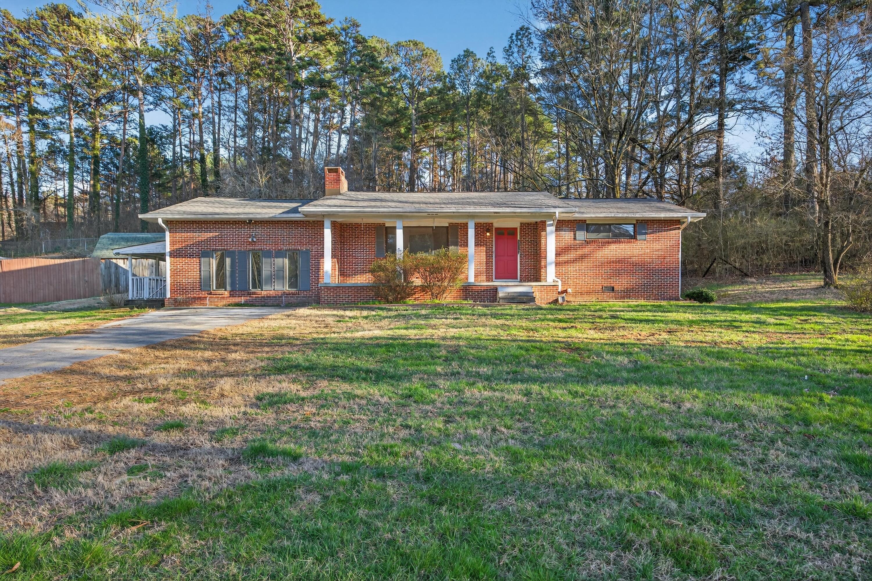 1320 Graysville Road Ringgold, GA 30736 - Photo 2 of 27 01-090A6782