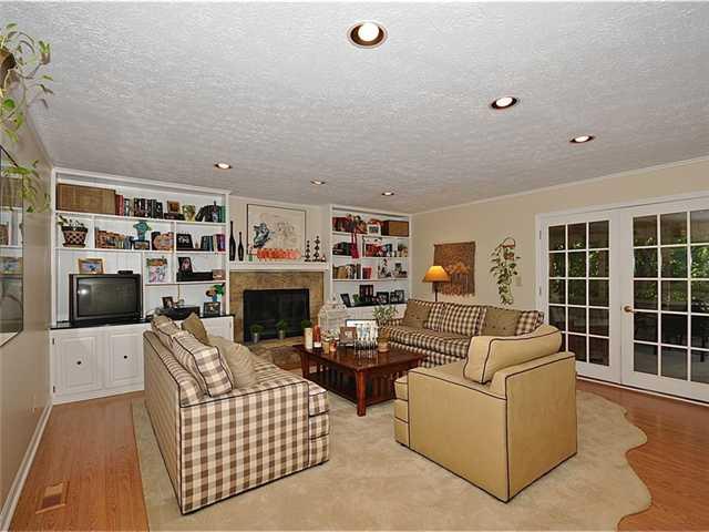 8025 Claridge Road Indianapolis, IN 46260 - Photo 11 of 24 Gallery Image 11
