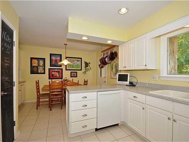 8025 Claridge Road Indianapolis, IN 46260 - Photo 6 of 24 Gallery Image 6