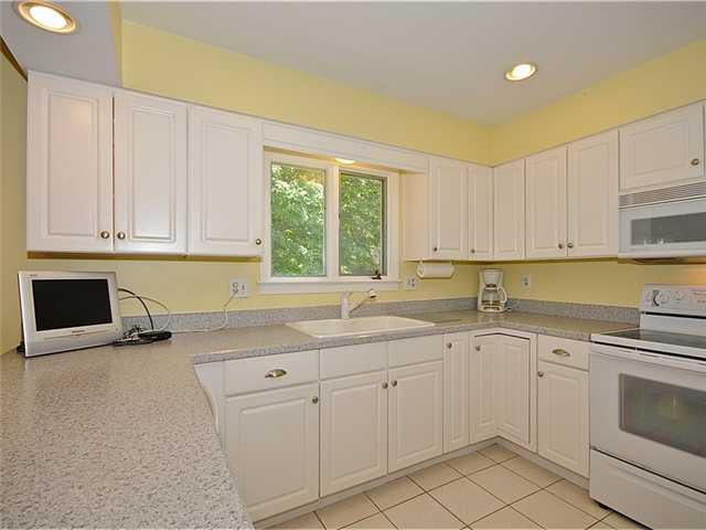 8025 Claridge Road Indianapolis, IN 46260 - Photo 7 of 24 Gallery Image 7