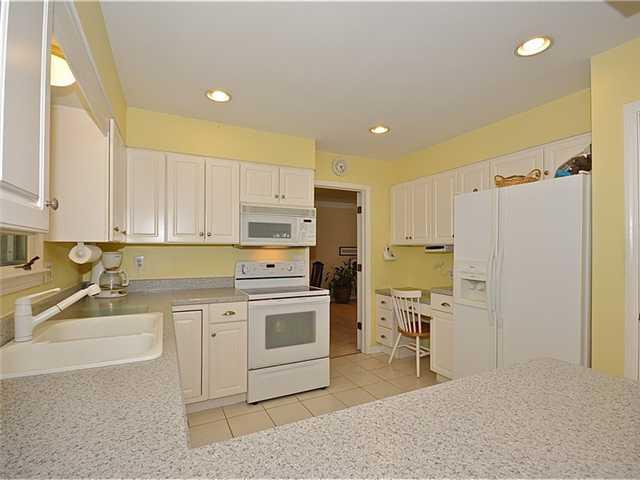 8025 Claridge Road Indianapolis, IN 46260 - Photo 8 of 24 Gallery Image 8