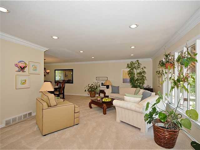 8025 Claridge Road Indianapolis, IN 46260 - Photo 10 of 24 Gallery Image 10