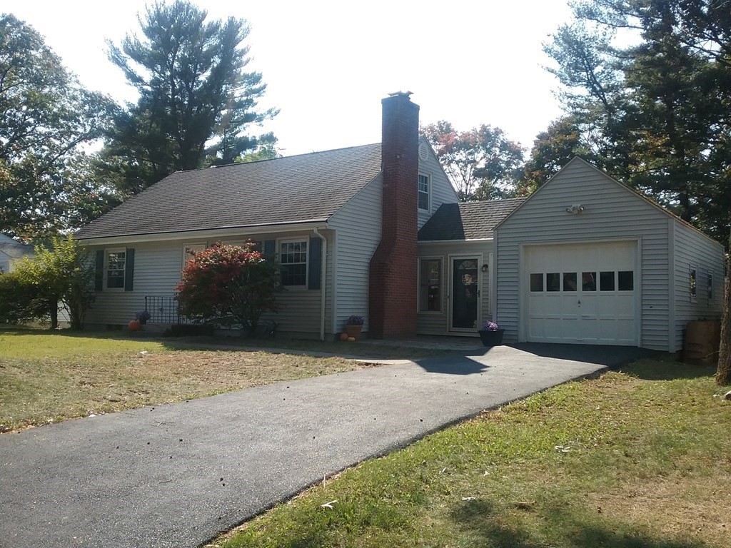 502 Tiffany Street Springfield, MA 01108 - Photo 2 of 14 Gallery Image 2
