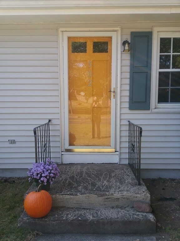 502 Tiffany Street Springfield, MA 01108 - Photo 3 of 14 Gallery Image 3