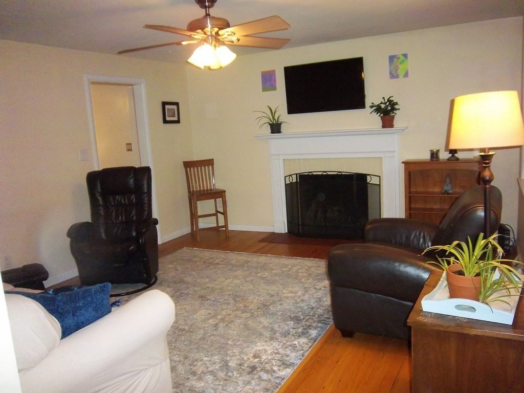 502 Tiffany Street Springfield, MA 01108 - Photo 4 of 14 Gallery Image 4