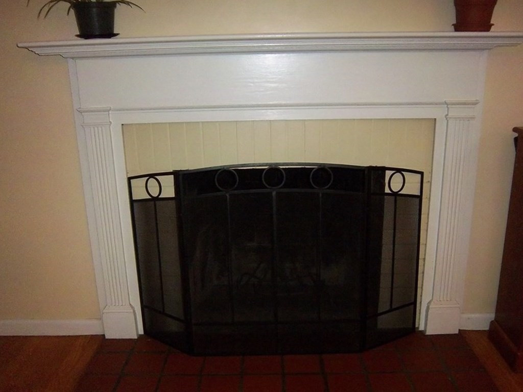 502 Tiffany Street Springfield, MA 01108 - Photo 6 of 14 Gallery Image 6