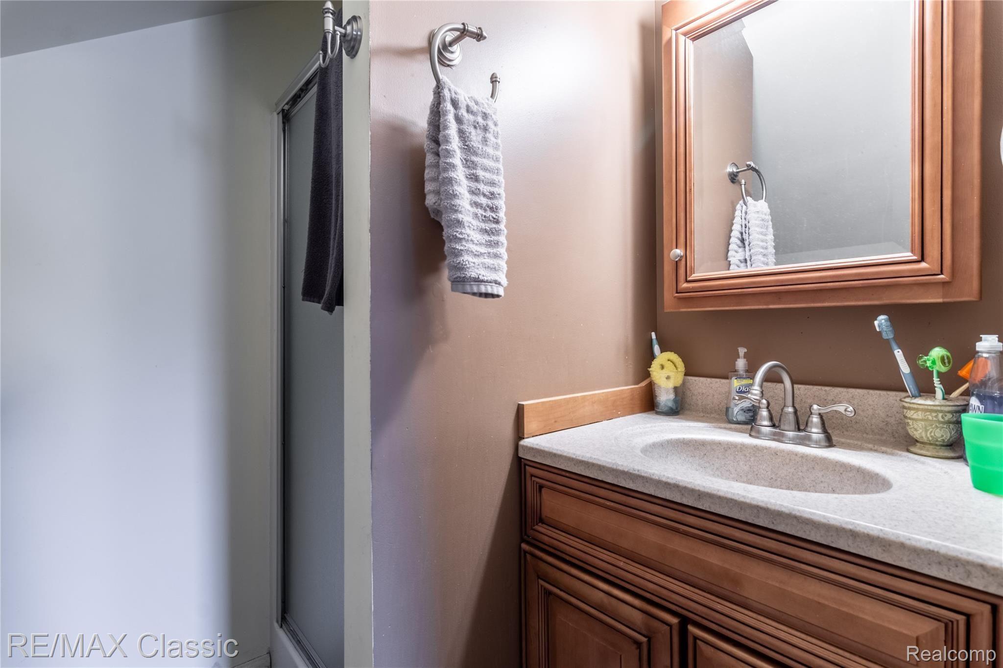 5765 Stanley Road Columbiaville, MI 48421 - Photo 23 of 40 Guest house full bathroom