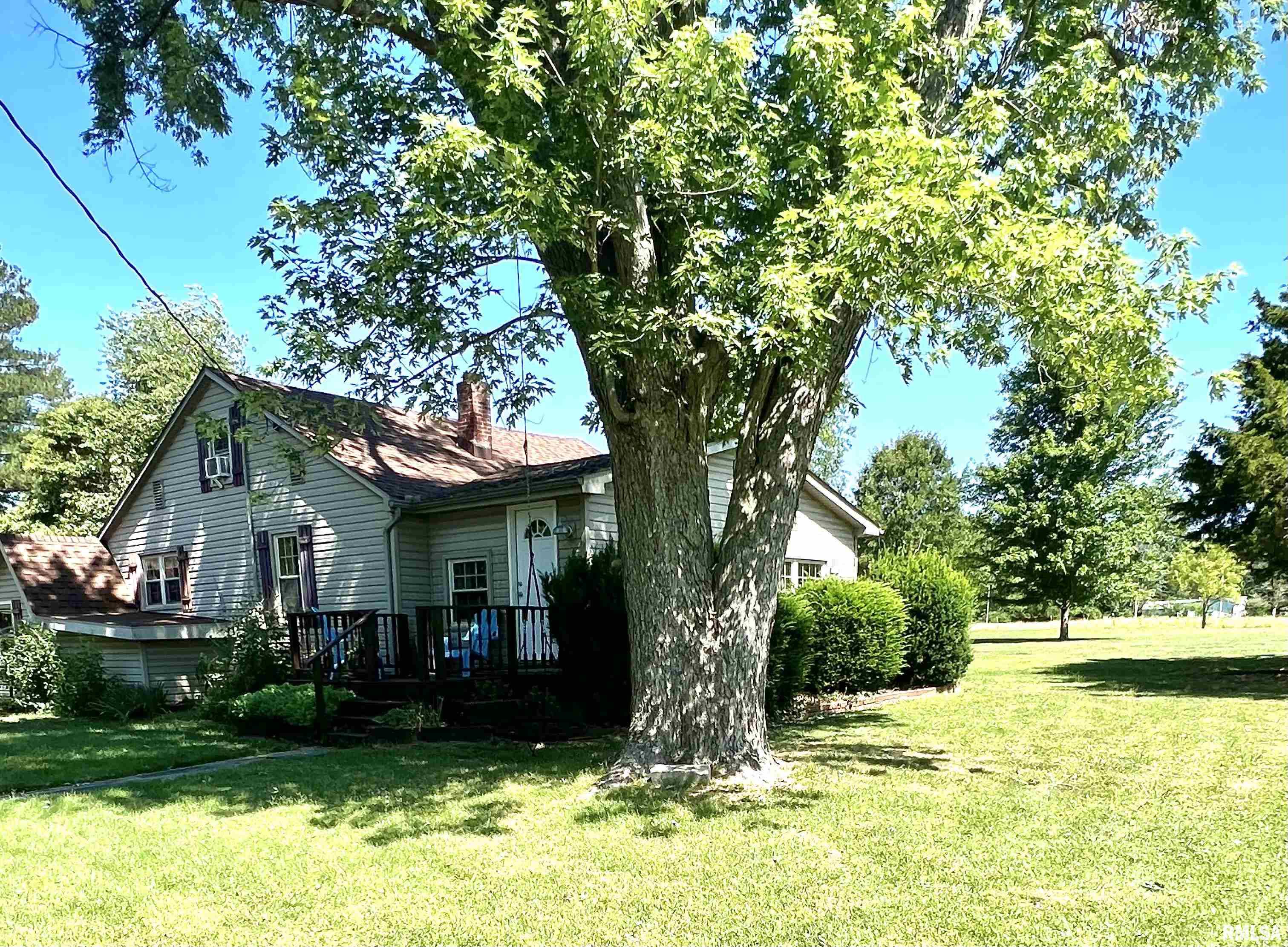 16451 Pittsburg Road Pittsburg, IL 62974 - Photo 1 of 12