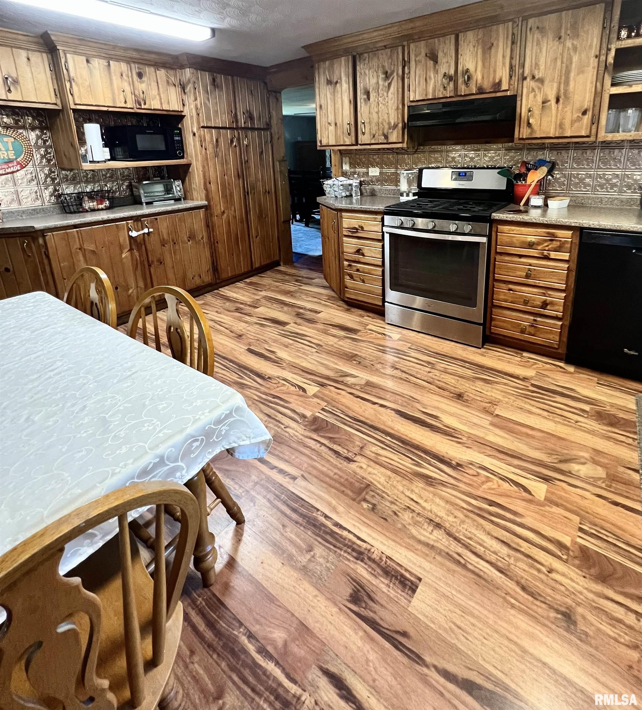16451 Pittsburg Road Pittsburg, IL 62974 - Photo 5 of 12